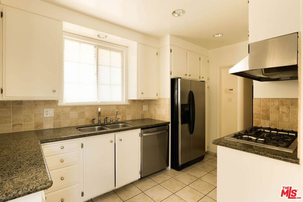 5863 Alcove Avenue Property Photo 9
