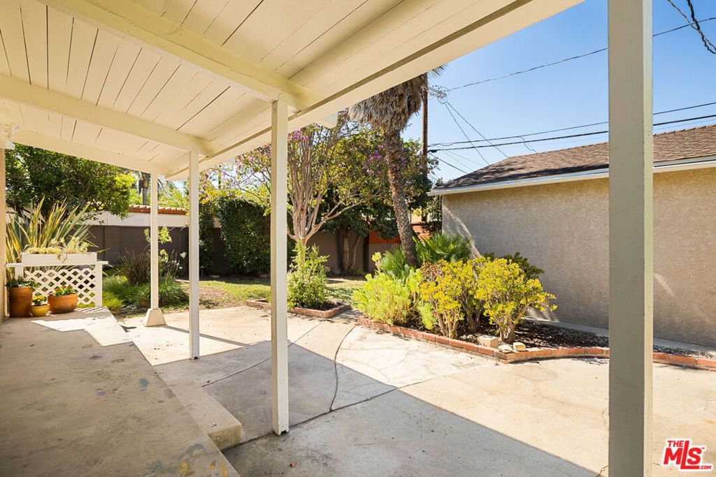 5863 Alcove Avenue Property Photo 20