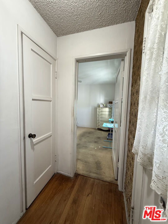 3810 S Dunsmuir Avenue Property Photo 8