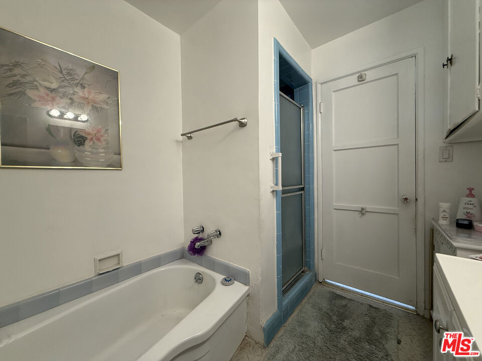 3810 S Dunsmuir Avenue Property Photo 17