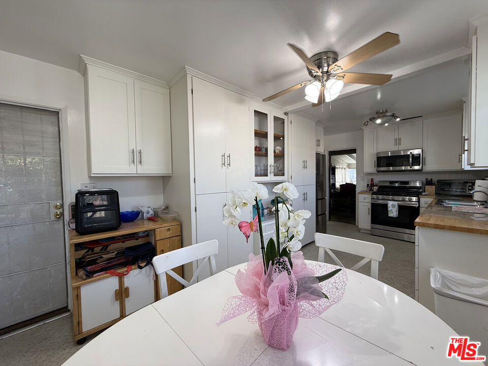3810 S Dunsmuir Avenue Property Photo 22