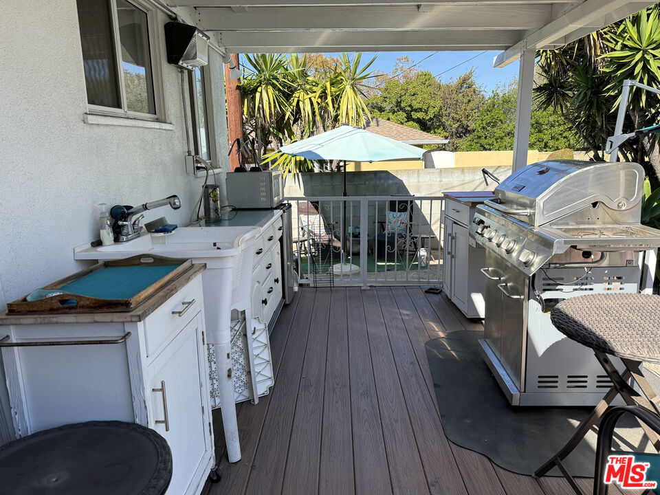 3810 S Dunsmuir Avenue Property Photo 28