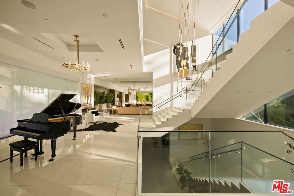 677 Nimes Road Property Photo 3