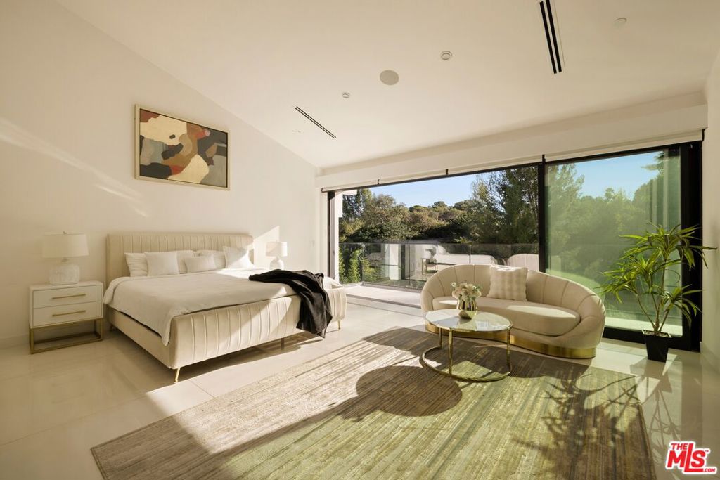 677 Nimes Road Property Photo 32