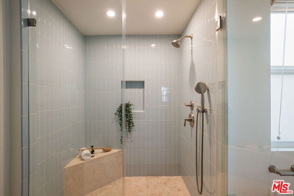 945 21st Street 4 Property Photo 29