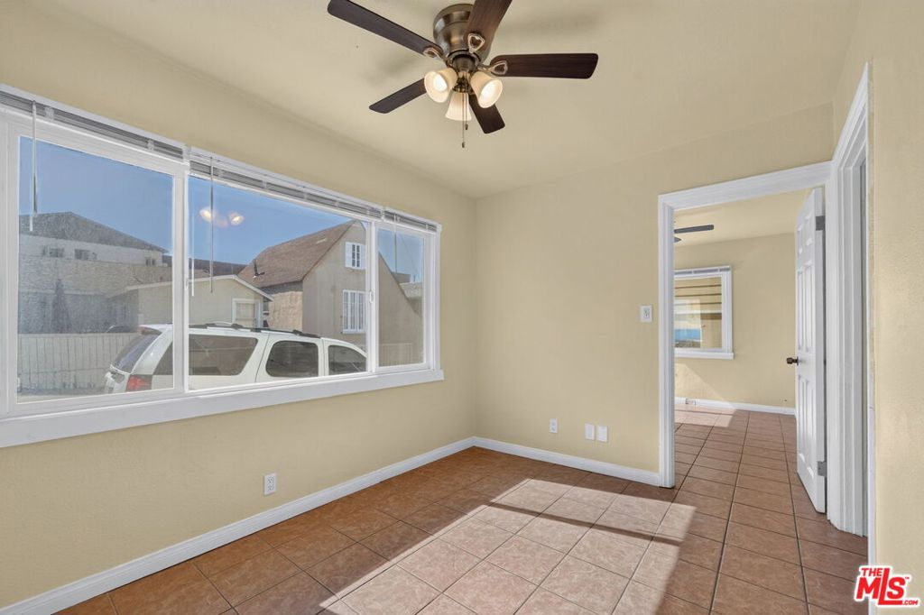 2901 Manhattan Avenue Property Photo 4