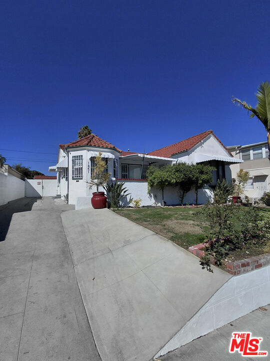 1851 S Cloverdale Avenue Property Photo 1