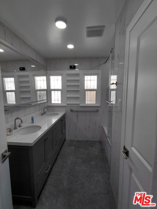1851 S Cloverdale Avenue Property Photo 18