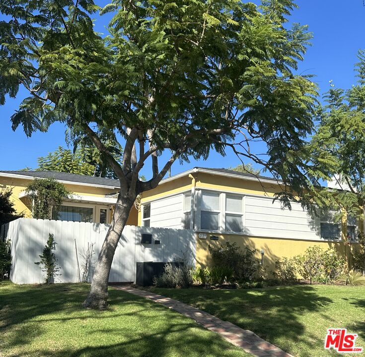 221 W 64th Place Property Photo 1