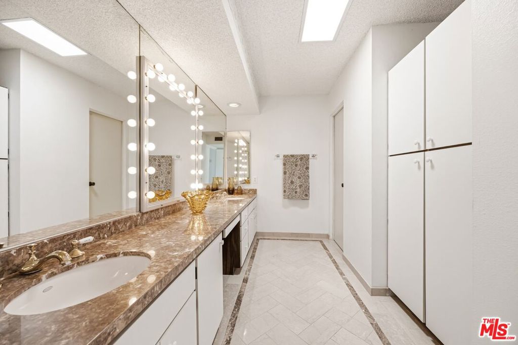2075 S Ramitas Way Property Photo 32