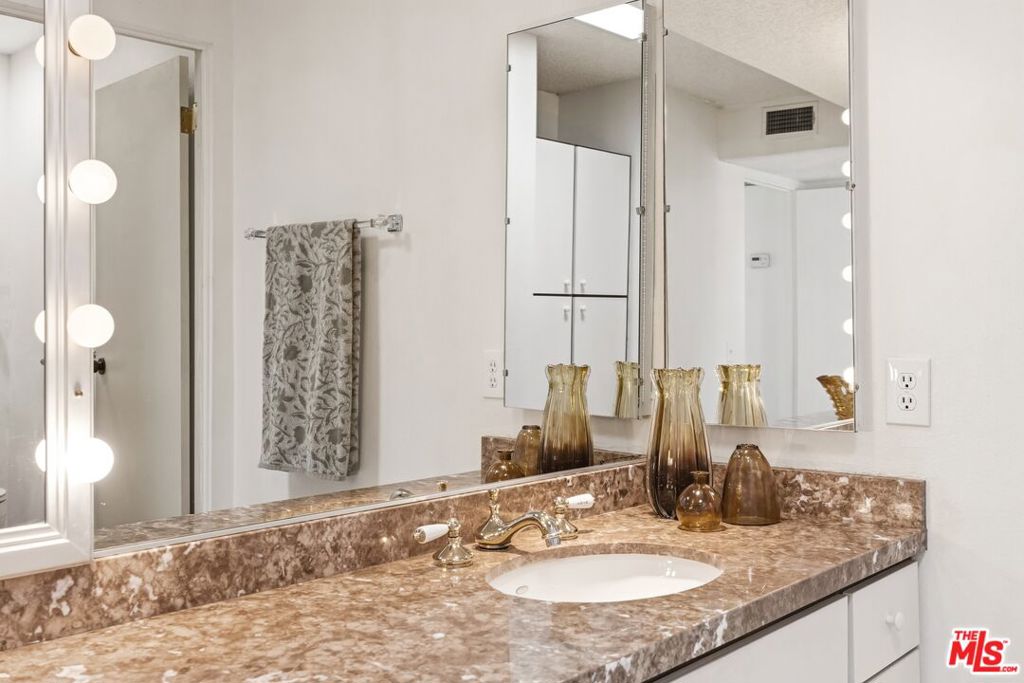 2075 S Ramitas Way Property Photo 34