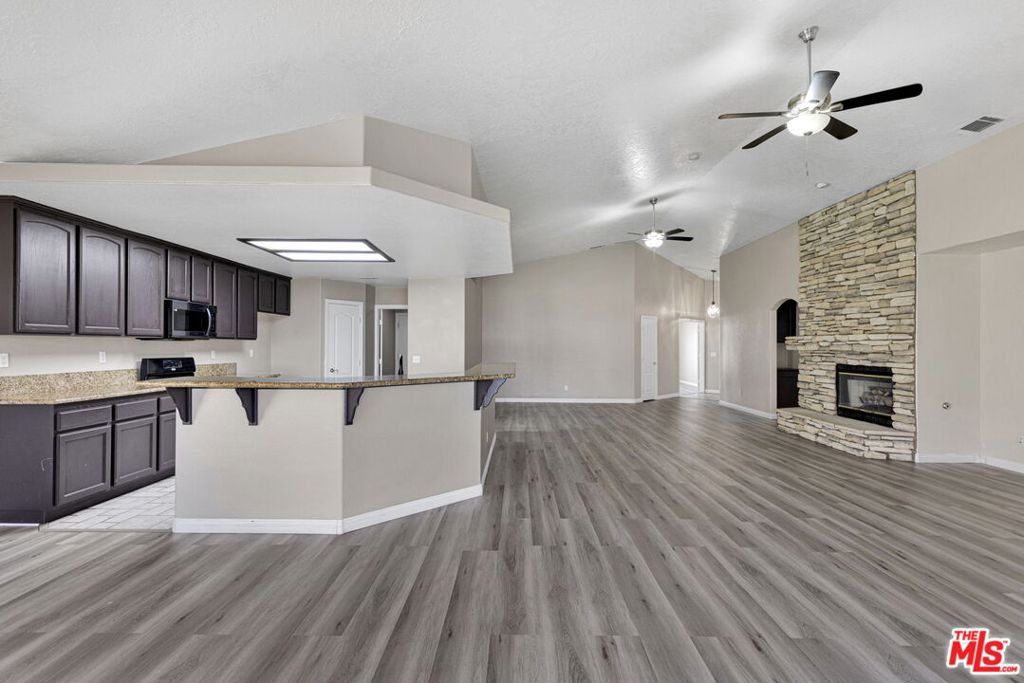 13520 Driftwood Drive Property Photo 9