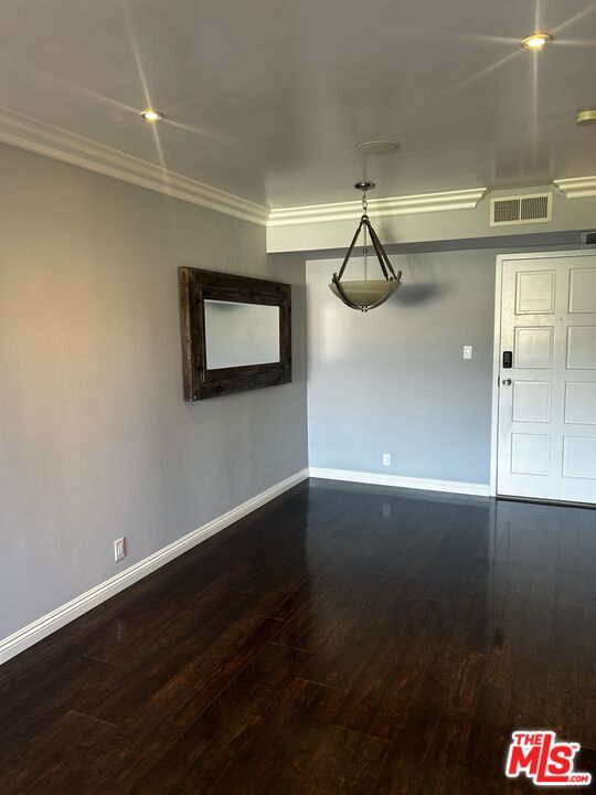 12157 Moorpark Street 204 Property Photo 4