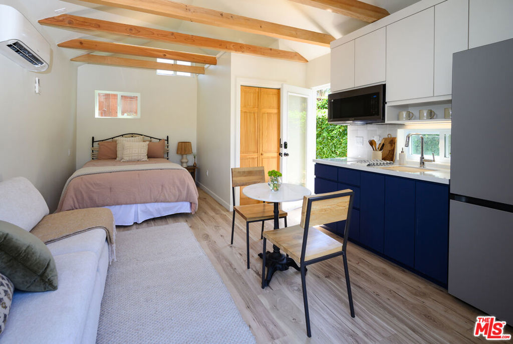 2238 W 28th Street Property Photo 30