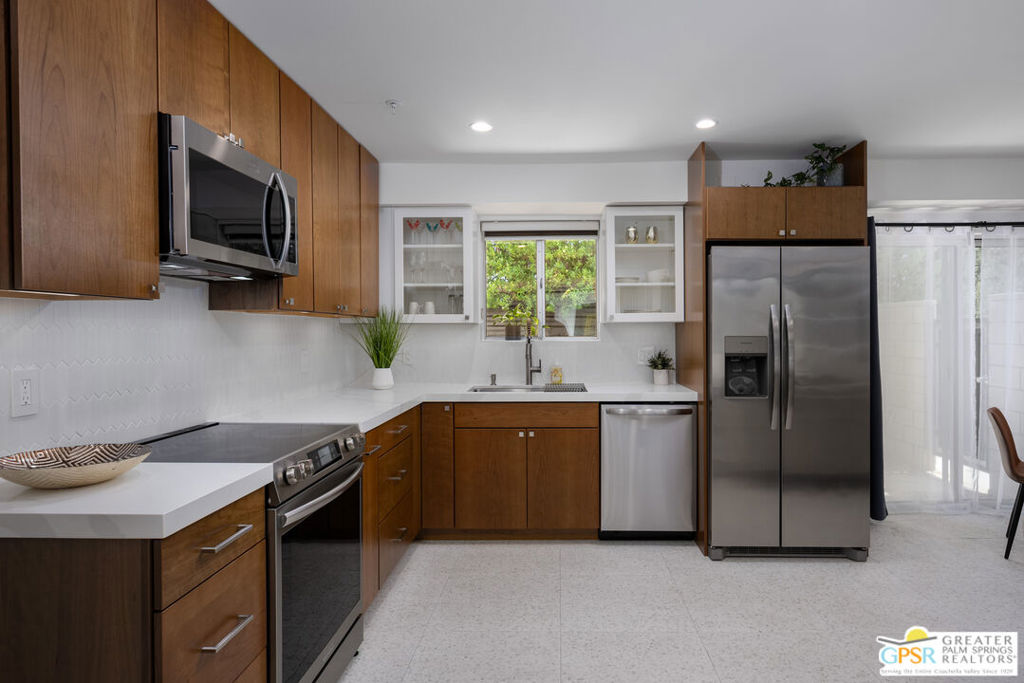 588 E San Lorenzo Road 107 Property Photo 1