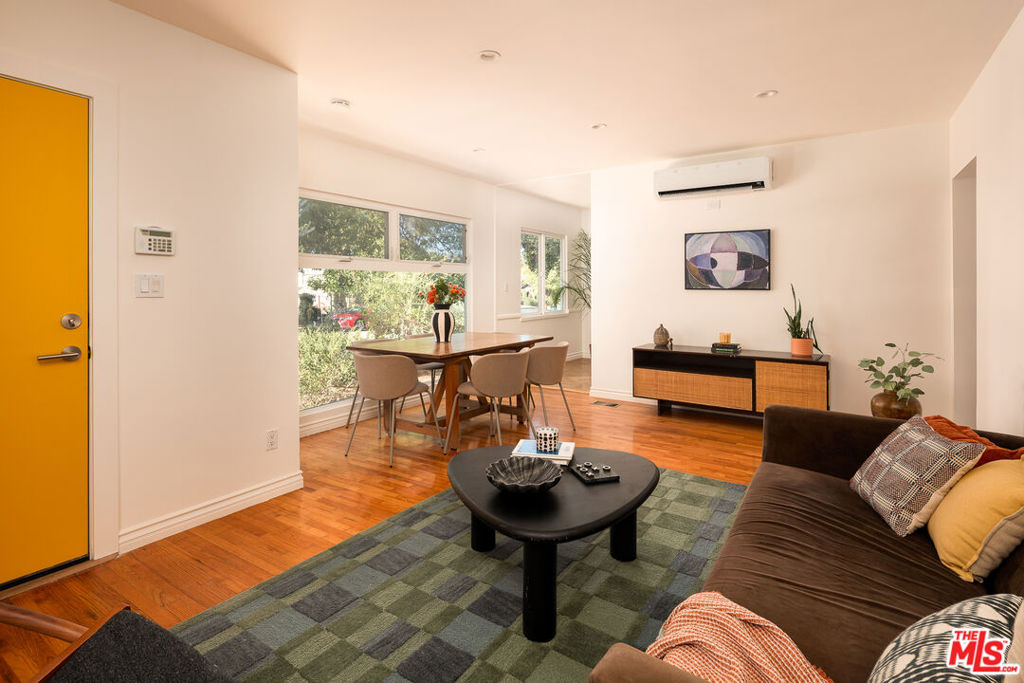 2646 Rich Street Property Photo 4
