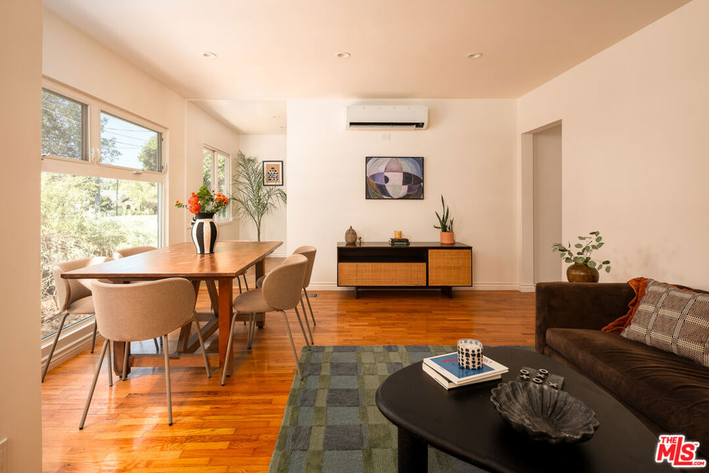 2646 Rich Street Property Photo 5