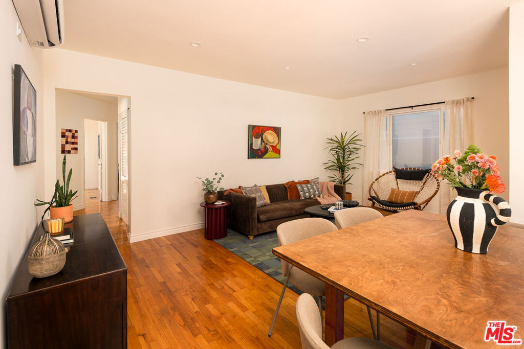 2646 Rich Street Property Photo 6