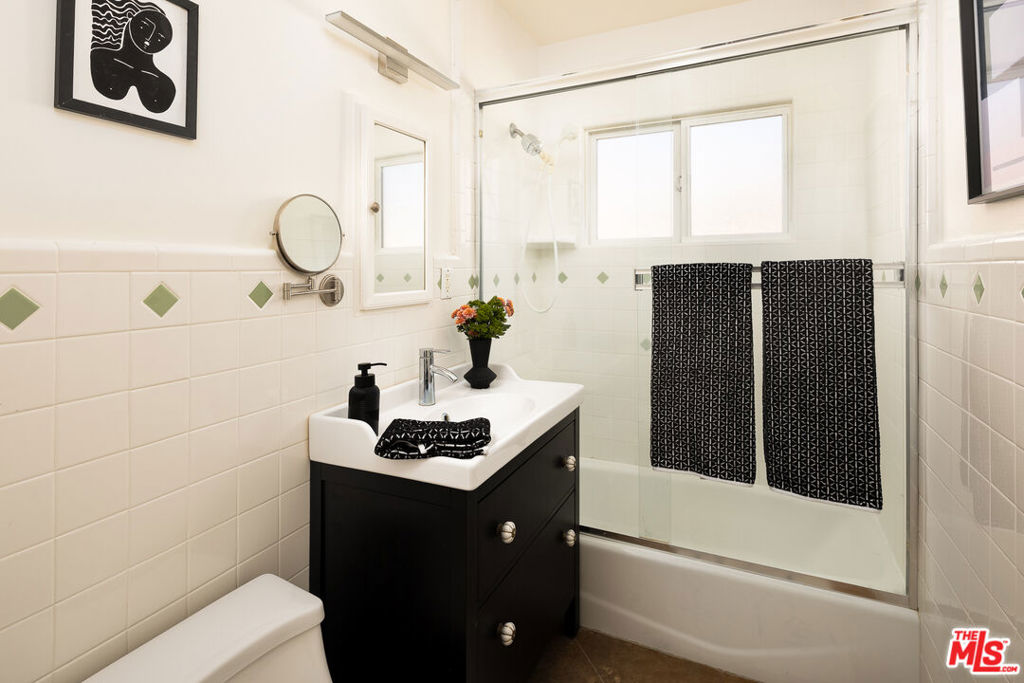 2646 Rich Street Property Photo 17