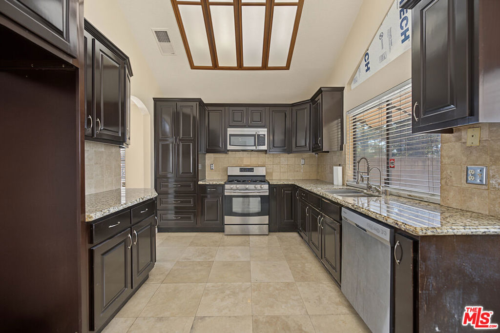 1903 Wilson Avenue Property Photo 9