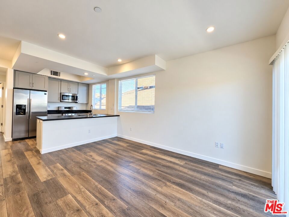 1211 Fedora Street Property Photo 1