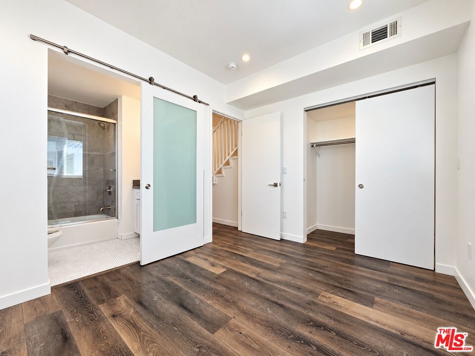 1211 Fedora Street Property Photo 9