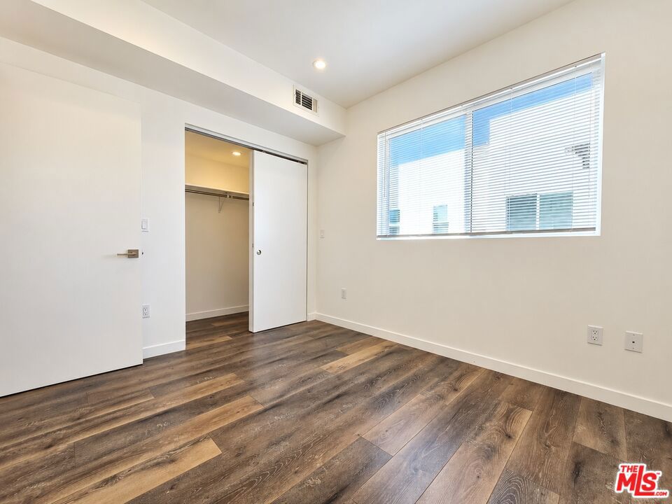 1211 Fedora Street Property Photo 10