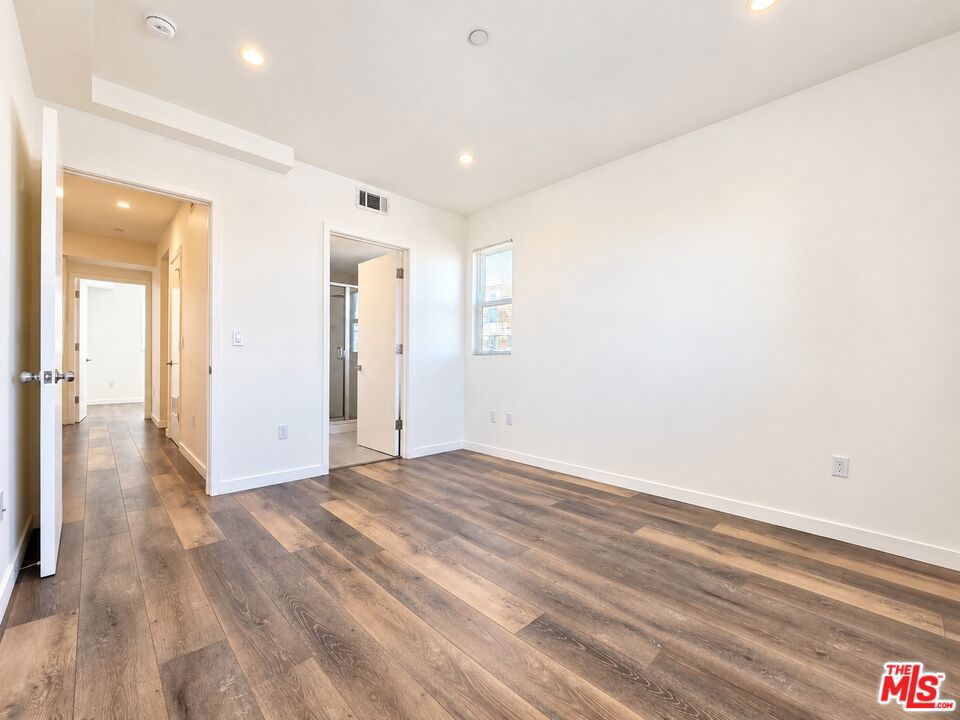 1211 Fedora Street Property Photo 14