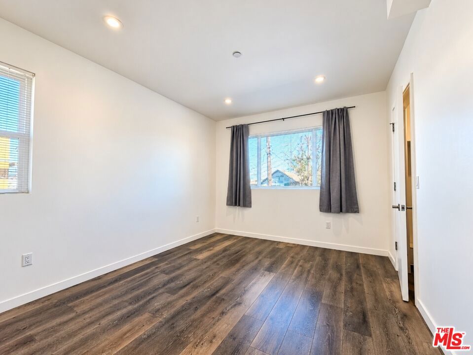 1211 Fedora Street Property Photo 15
