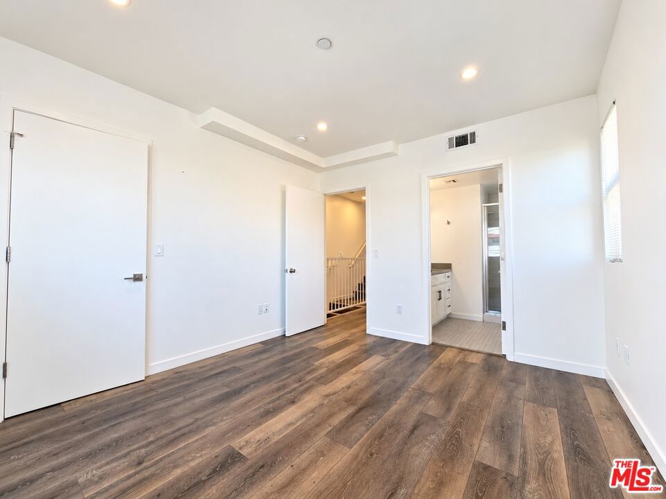 1211 Fedora Street Property Photo 16