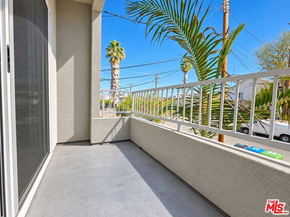 1211 Fedora Street Property Photo 23