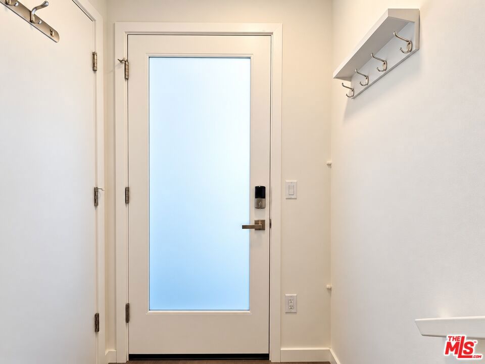 1211 Fedora Street Property Photo 31