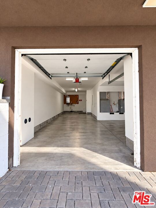 1211 Fedora Street Property Photo 33
