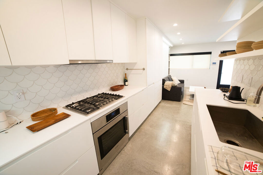 14 Brooks Avenue 10 Property Photo 8