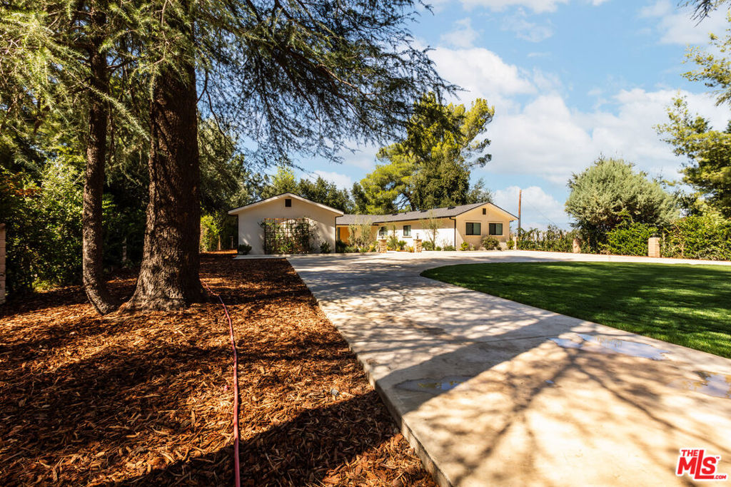16402 Placerita Canyon Road Property Photo 4