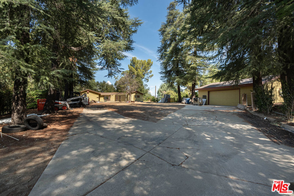 16402 Placerita Canyon Road Property Photo 32