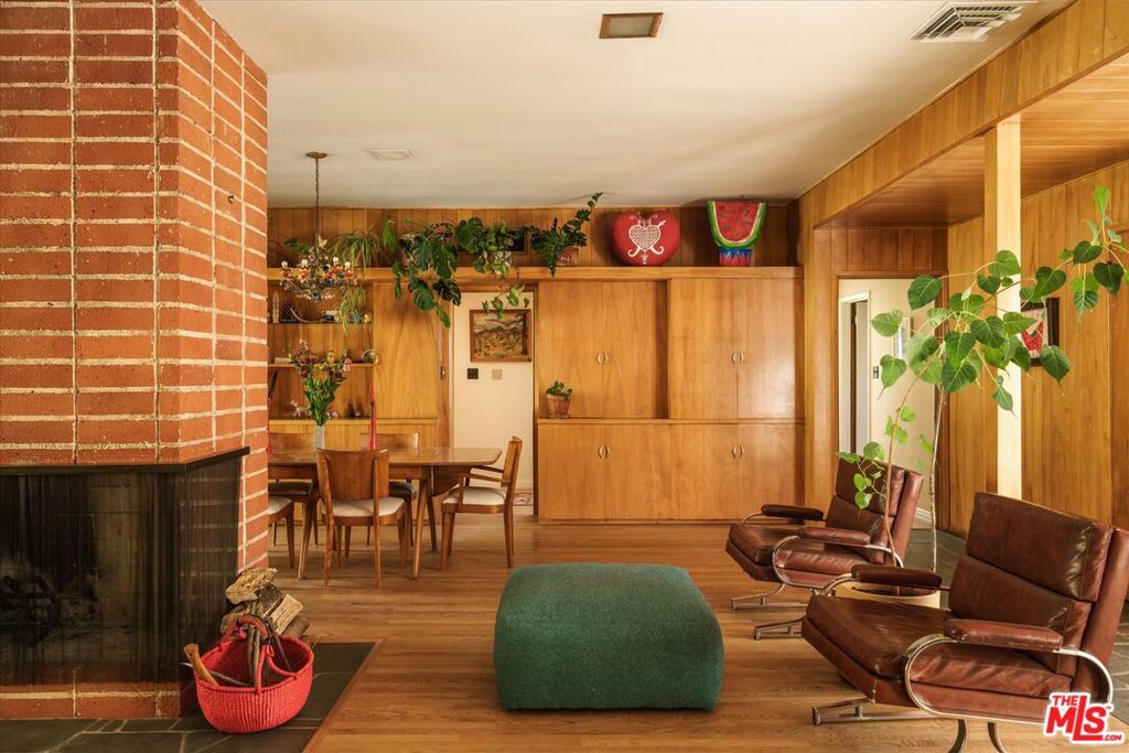 10848 Plainview Avenue Property Photo 11