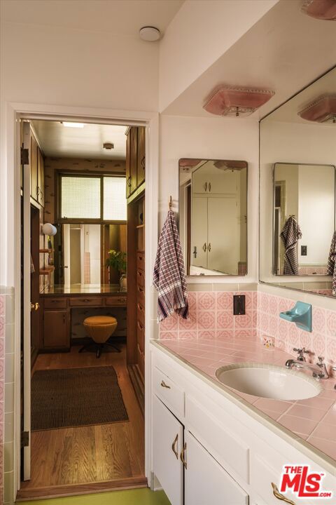 10848 Plainview Avenue Property Photo 29