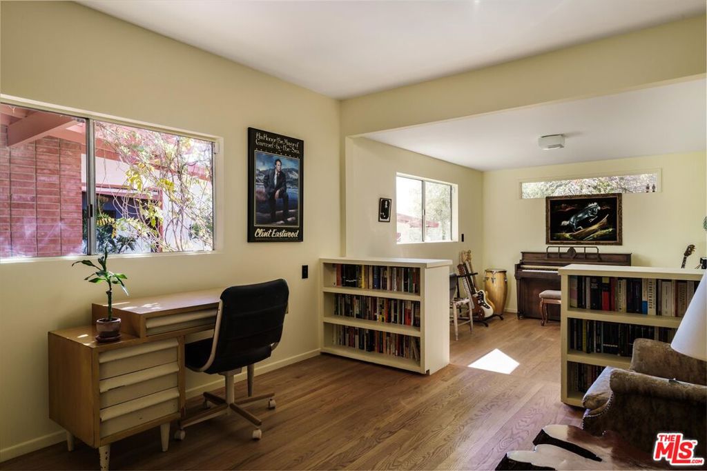 10848 Plainview Avenue Property Photo 38