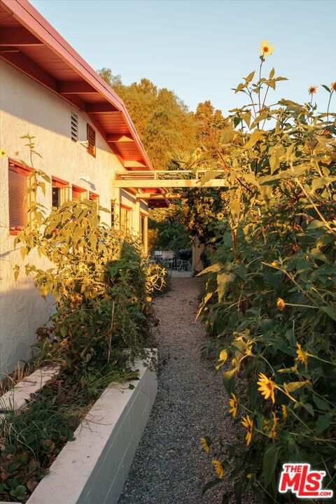10848 Plainview Avenue Property Photo 48