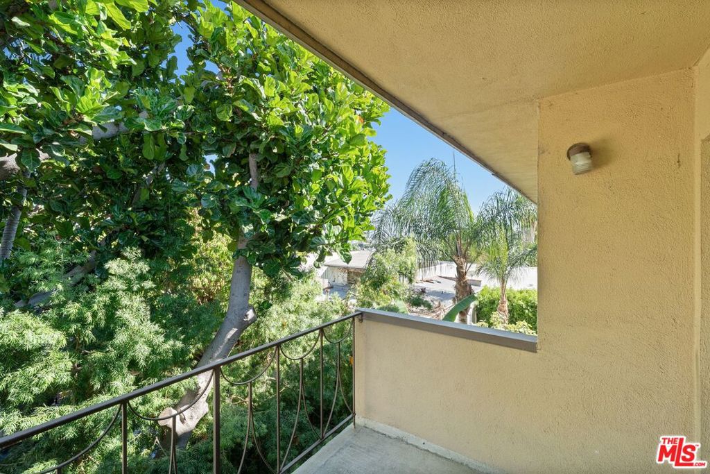970 Palm Avenue 211 Property Photo 9
