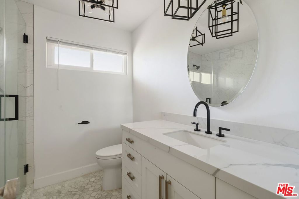 970 Palm Avenue 211 Property Photo 12