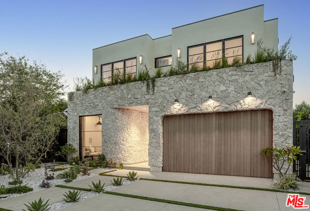 11931 Pacific Avenue Property Photo 1