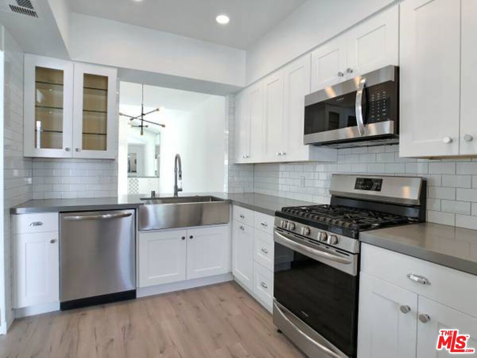 1900 Silver 207 Property Photo 2