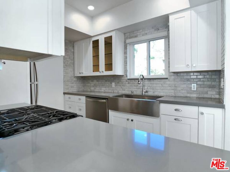 1900 Silver 207 Property Photo 11