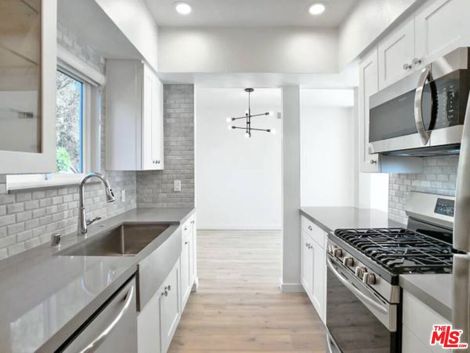 1900 Silver 207 Property Photo 13