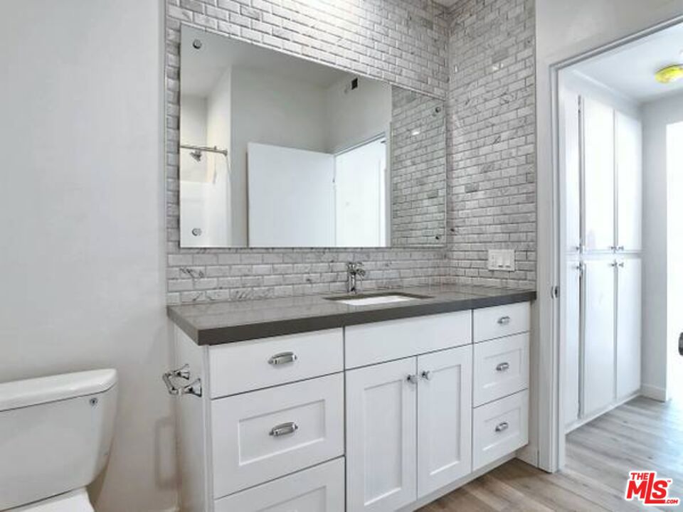 1900 Silver 207 Property Photo 19