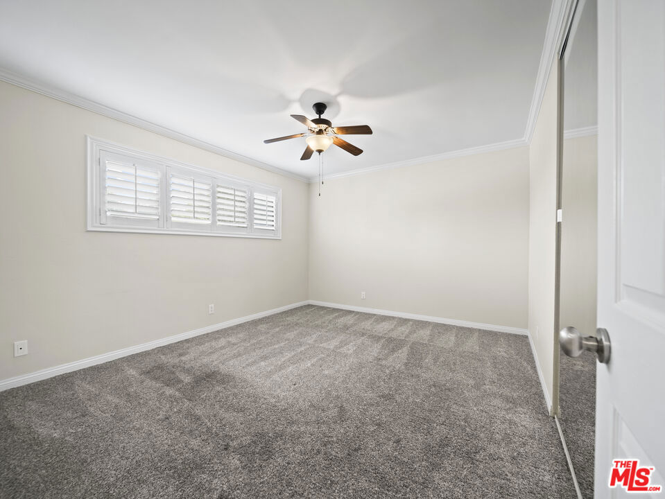 837 N West Knoll Drive 319 Property Photo 5