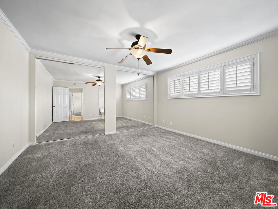 837 N West Knoll Drive 319 Property Photo 7