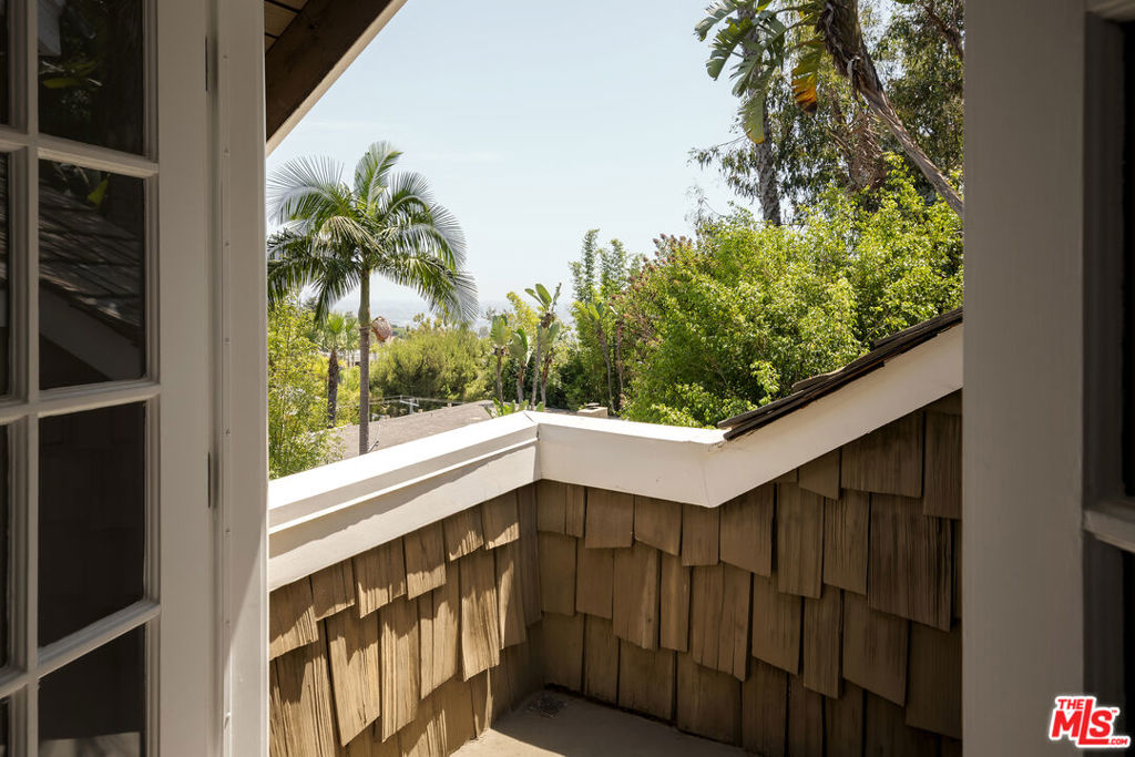 9315 Beverly Crest Drive Property Photo 36